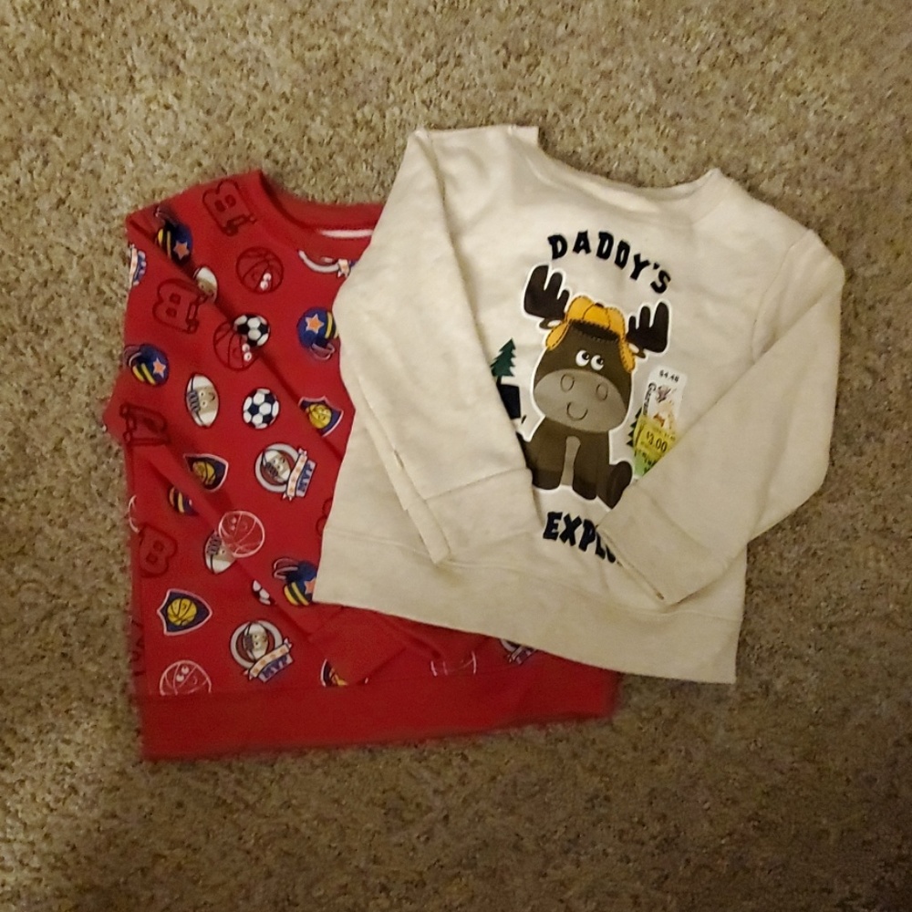 Set of 2 boys sweatshirts nwt